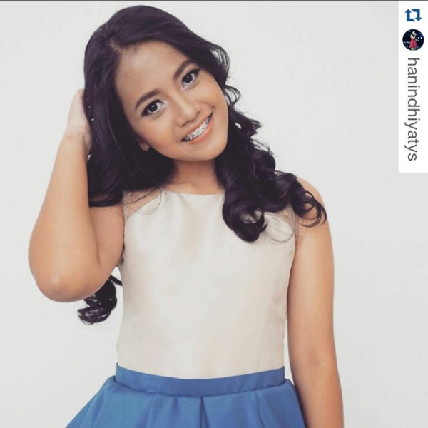 SwaramudaBDG's tweet photo. #21tahun Np:Yang Terbaik @Hanindhiya_tys Prod:@WarnerMusicID Cc : @jalankarmel114 @haninoursLBG @haninourbdg https://t.co/84ph3PP9xN