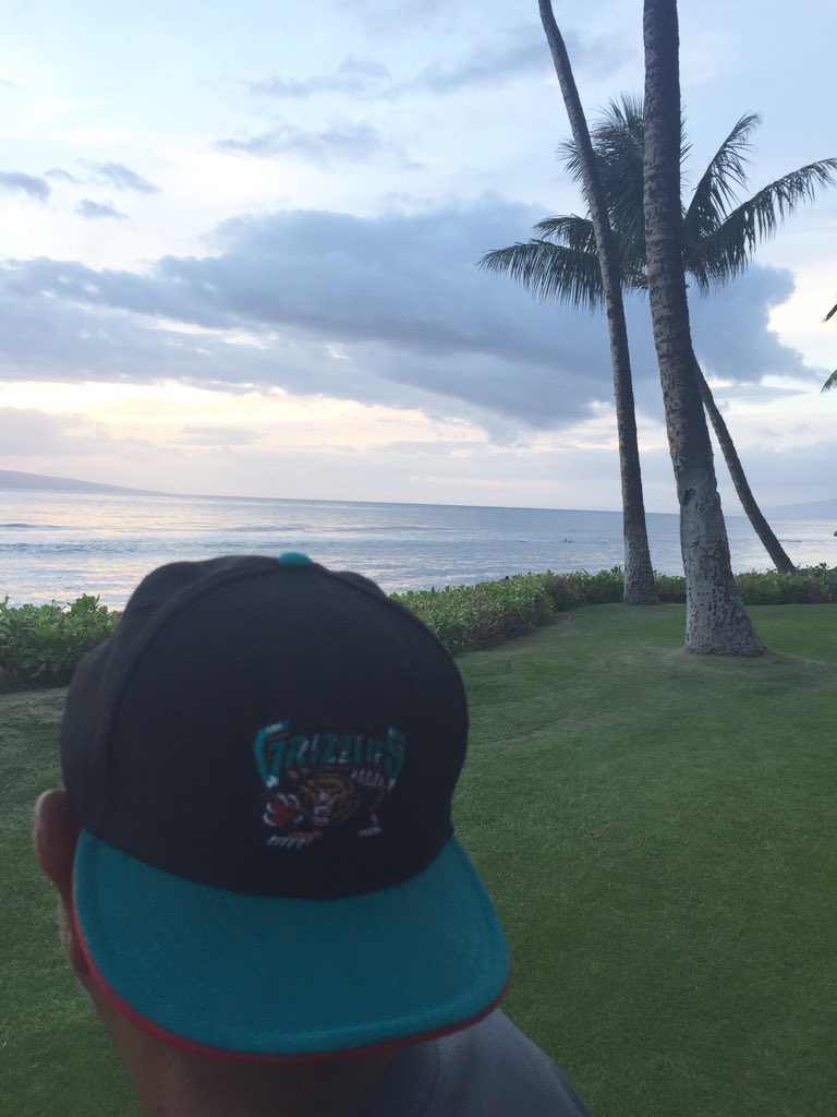 rajbathe's tweet photo. Brought our #Grizzlies gear to Maui. Remembering the good ol days #PlayforThis. @VanCanucks https://t.co/HFQIGxH3KO