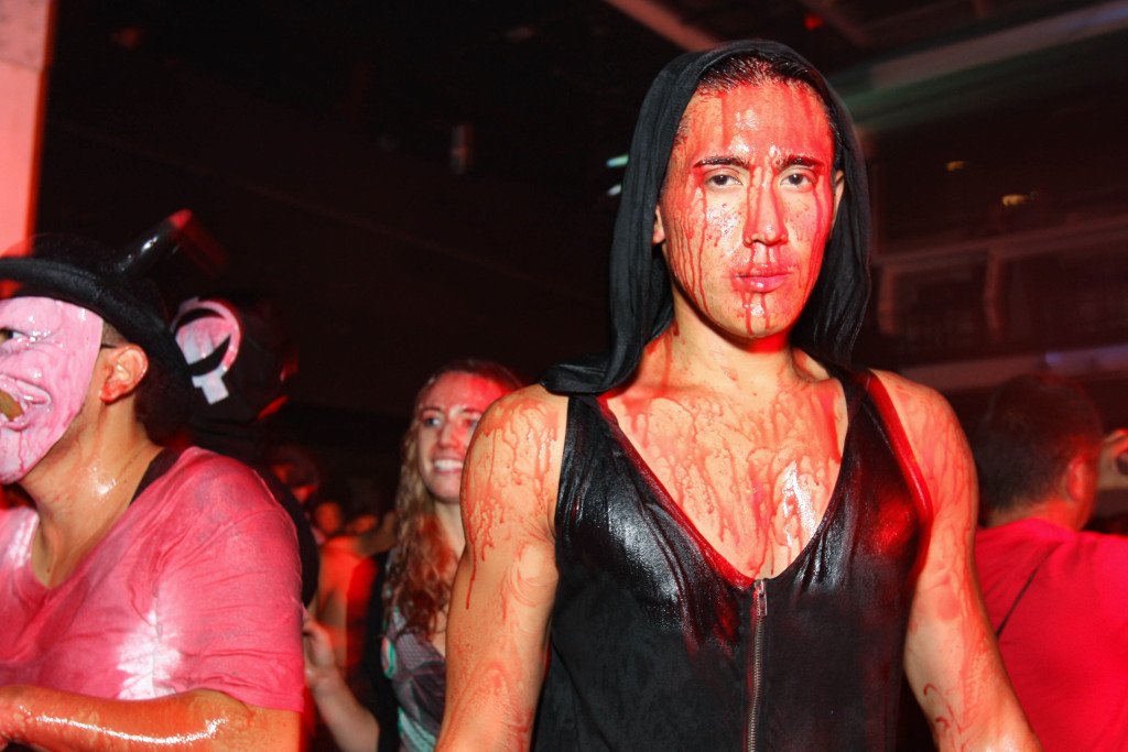 GeekandSundry's tweet photo. .@EdieHelena's your ticket backstage &amp; in the blood pit @bbqfilms #BladeRave @terminal5nyc w/ @crystalmethod ... https://t.co/SNS3VXmtVK
