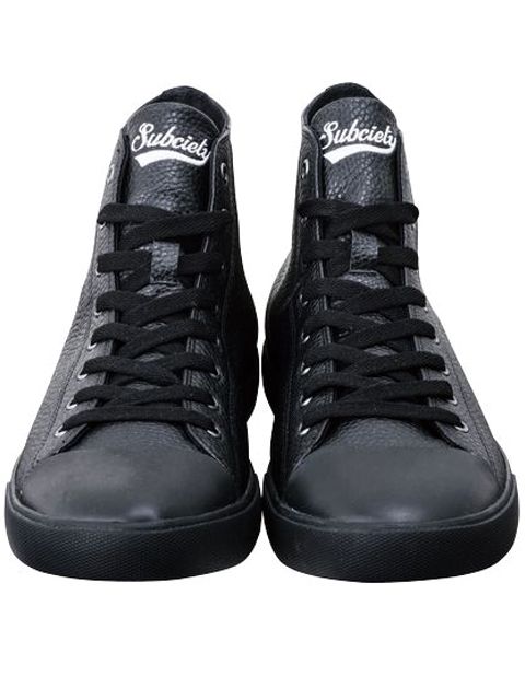 FLASHPOINT_Web's tweet photo. SUBCIETYより発売前から話題のUBIQ×Subcietyのスニーカーが到着致しました!!!!
#FLASH_POINT #SUBCIETY #UBIQ
高級感溢れる一足です♪
お早めの要チェック宜しくお願い致します!!!! https://t.co/mrf1nTxRWD