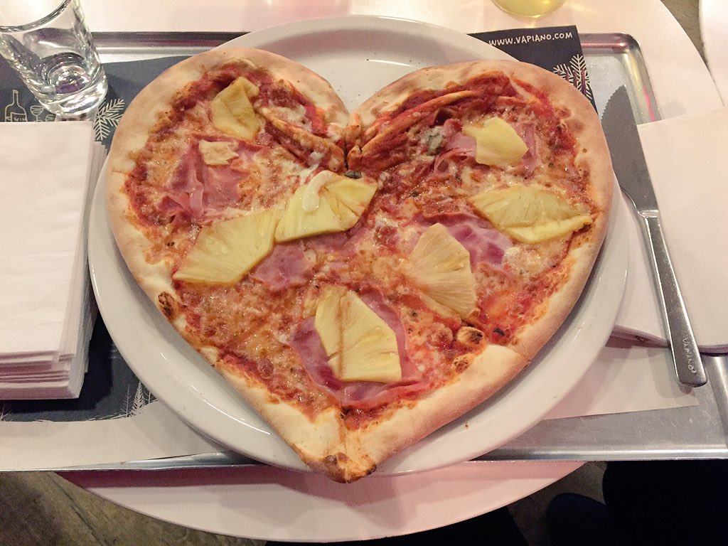 ade_adutzu's tweet photo. It's always a pleasure to have dinner with you @VladHandaric #heart #pizza #Vapiano https://t.co/uw6zYE3xDO