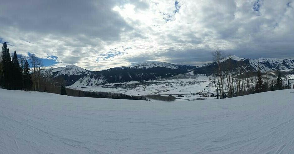 theoutdoore's tweet photo. Almost time for some great ski weather // #theOE #theoutdoorexplorer #exploreverday #outdoors #skiing #slopes https://t.co/0d0PlZYjSl