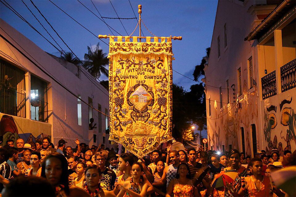 penocarnaval's tweet photo. #QUERO Nós somos da Pitombeira Nós brincamos muito mais Se a turma não saísse Não havia Carnaval. #PEnoCarnaval https://t.co/lwbWmxCjJp