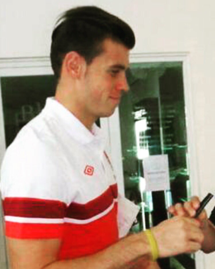 IconSignatures's tweet image. We have only three #Bale photos left due to early Christmas orders so order now to avoid disappointment! #GarethBale