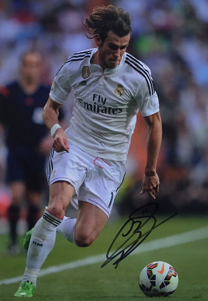 IconSignatures's tweet image. Order an authentic signed photo of Gareth on our website iconsignatures.co.uk or message us! #Bale #RealMadrid