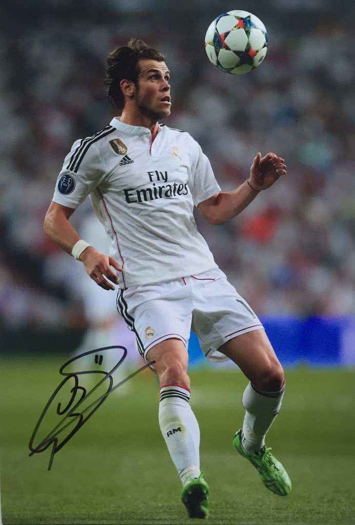IconSignatures's tweet image. Order an authentic signed photo of Gareth on our website iconsignatures.co.uk or message us! #Bale #RealMadrid