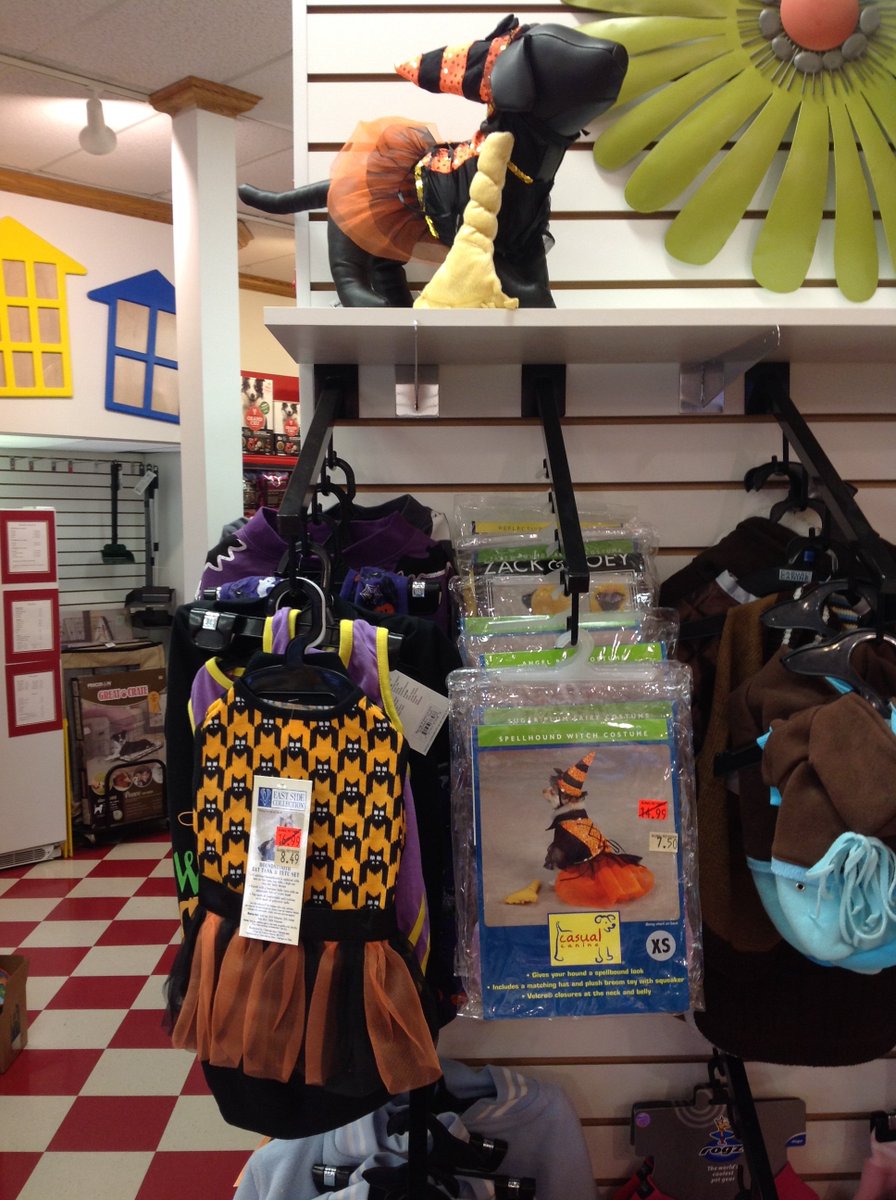 GlobalNiagara's tweet photo. All Halloween costumes &amp; sweaters on sale now for 50% off! Come in while supplies last to stock up for next year! https://t.co/cHt7oqD65Z