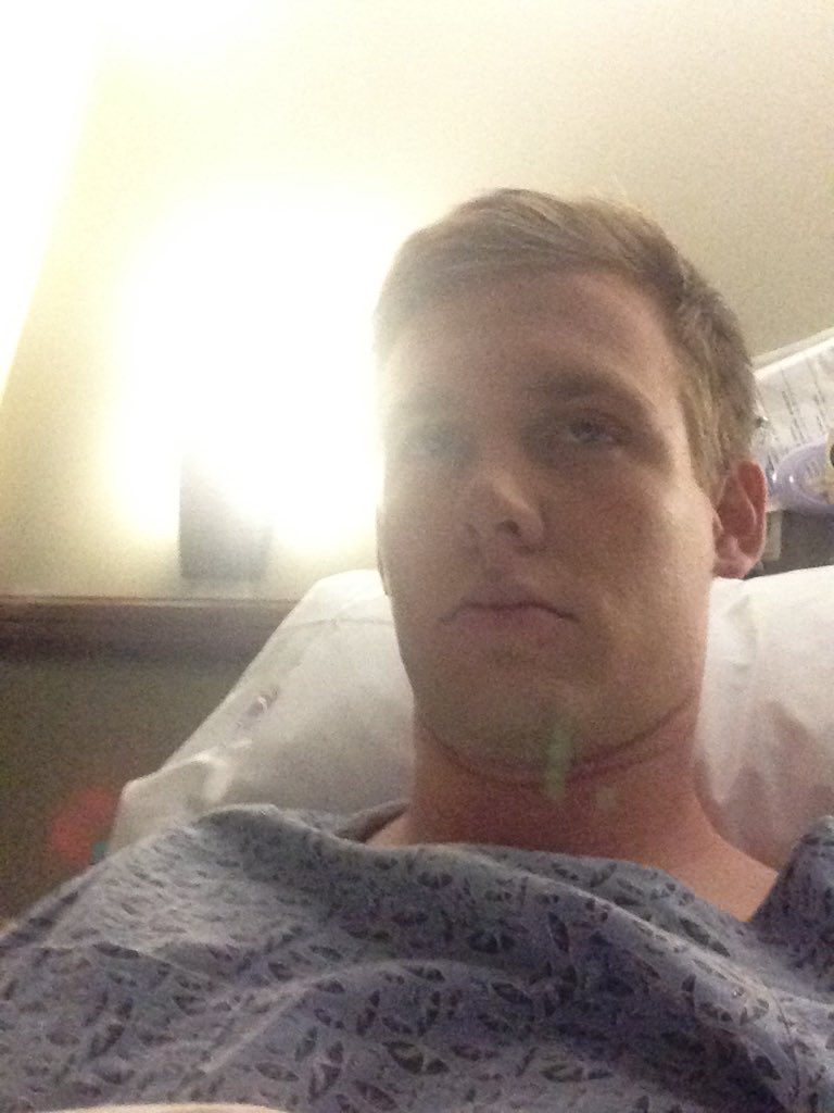 VanderFly69's tweet image. I found these on my phone from after surgery lol