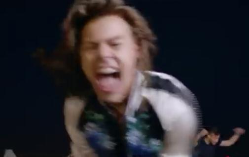 cuecadoHStyles's tweet photo. Eu vendo os comentários das gringas sobre o novo álbum:
#11DaysUntilMITAM https://t.co/rjZwHtQ1Ov