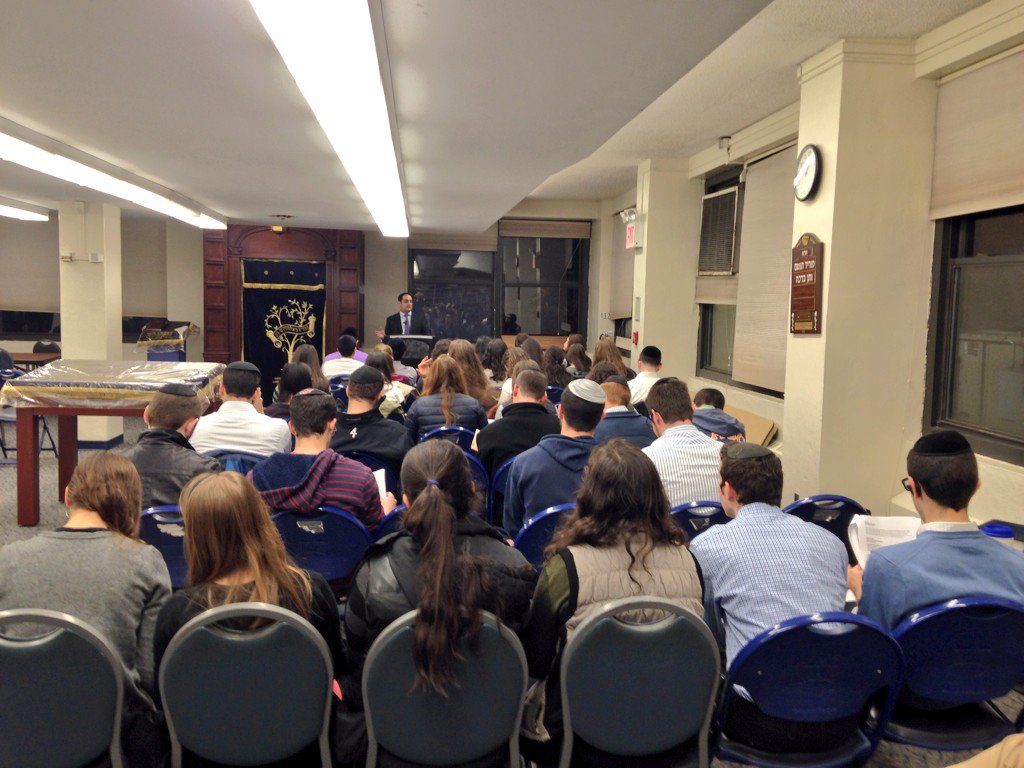 ayeletroller's tweet photo. @JonAck21 @NYNCSY @TheRabbiKohl @YUNews Thank you! And thanks to everyone who came!! #advisorlife #SWAG https://t.co/YqcuGY0auR