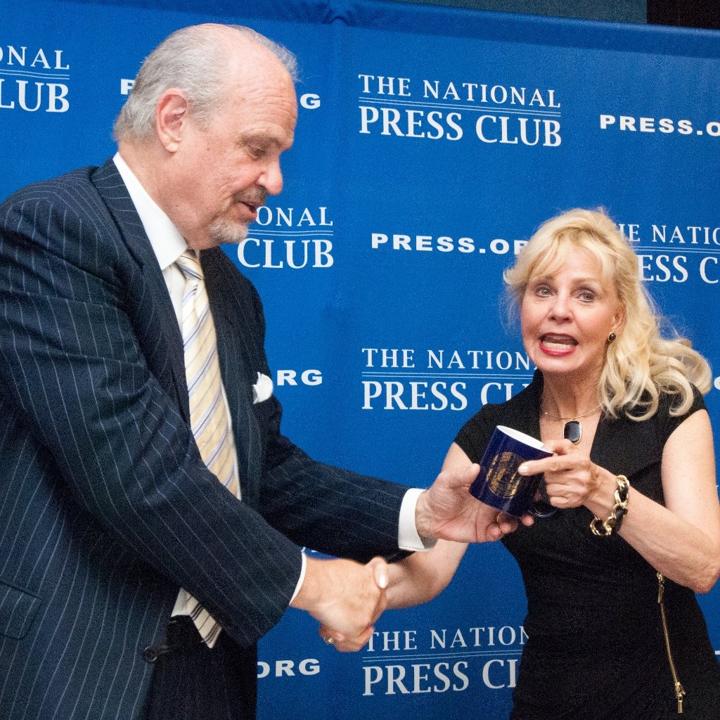 jankingauthor's tweet photo. Presenting NPC mug to Sen. Fred Thompson in 2010. We lost a great statesman and gentleman. https://t.co/wBq5HPNSsJ