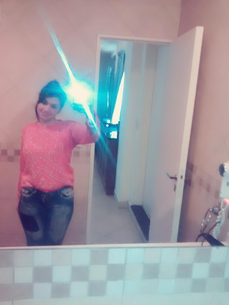 Lupe123D's tweet photo. Un poco aburrida..... https://t.co/mnPmMv69gP