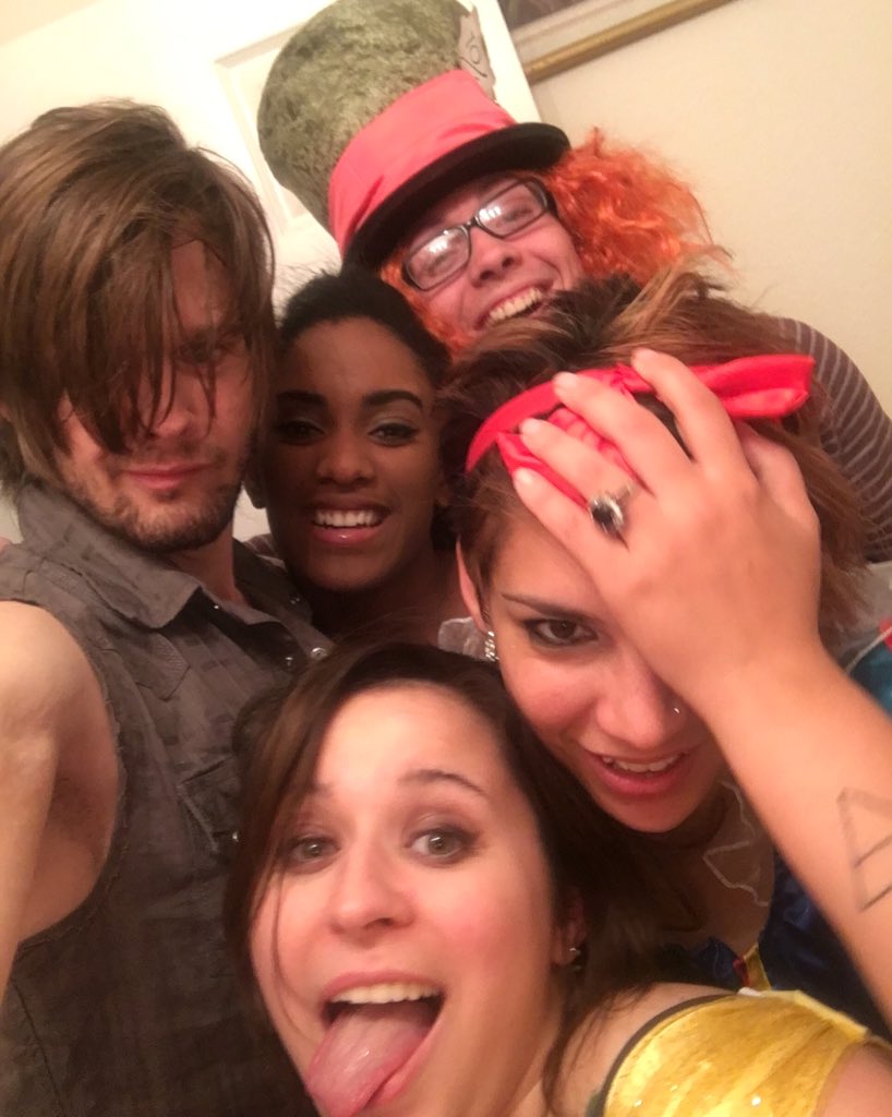 COLORismydrug's tweet photo. Regan's halloween #DarylDixon #TheWalkingDead #NormanReedus #snowwhite #HarleyQuinn @lostrabbit_ @BlingYourBrand https://t.co/2QOdvprWYn