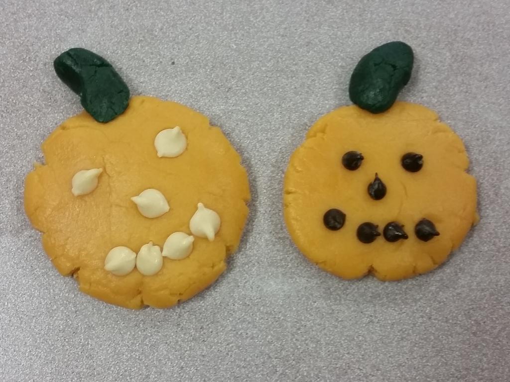 MsYoonHomeEc's tweet photo. First day of practicum at @bbysouthSD41! Definitely impressed with these pumpkin cookies made by grade 9s. #homeec https://t.co/3xGQPUjoNw