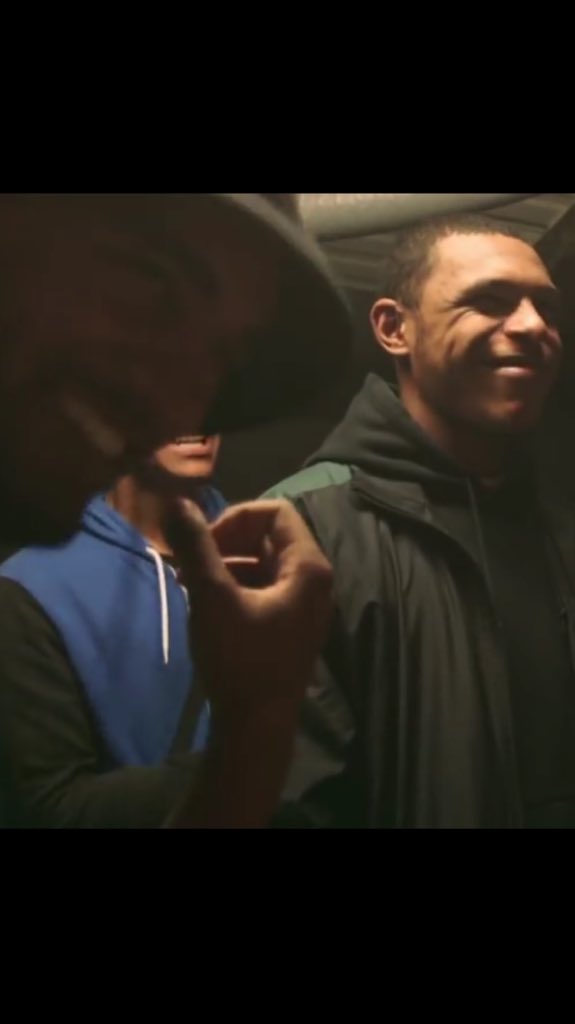 TiATSiM's tweet photo. When FamiliarFace dropped his "2 in 1 skeng" in #BeatBoss1 https://t.co/M2pHhZmJCO