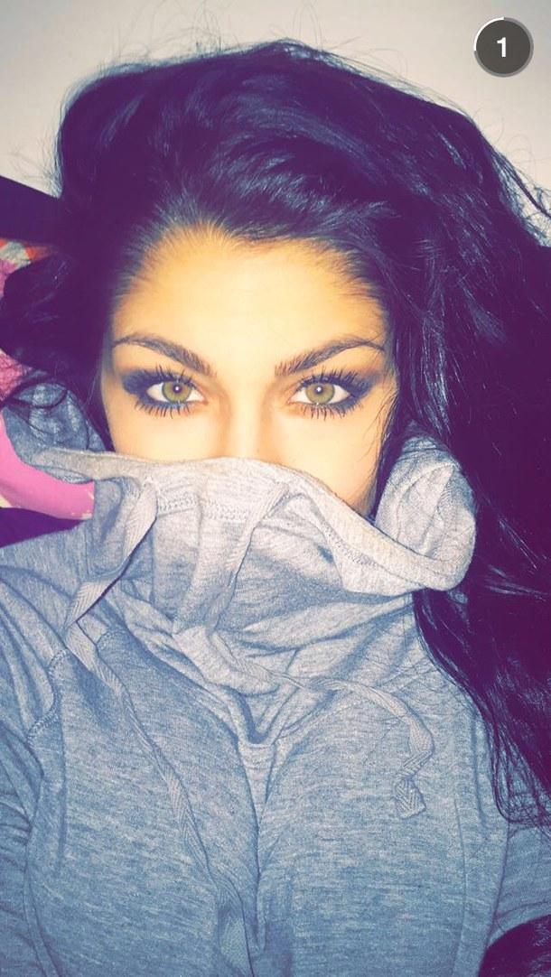 recognizcd's tweet image. Its cold in my house