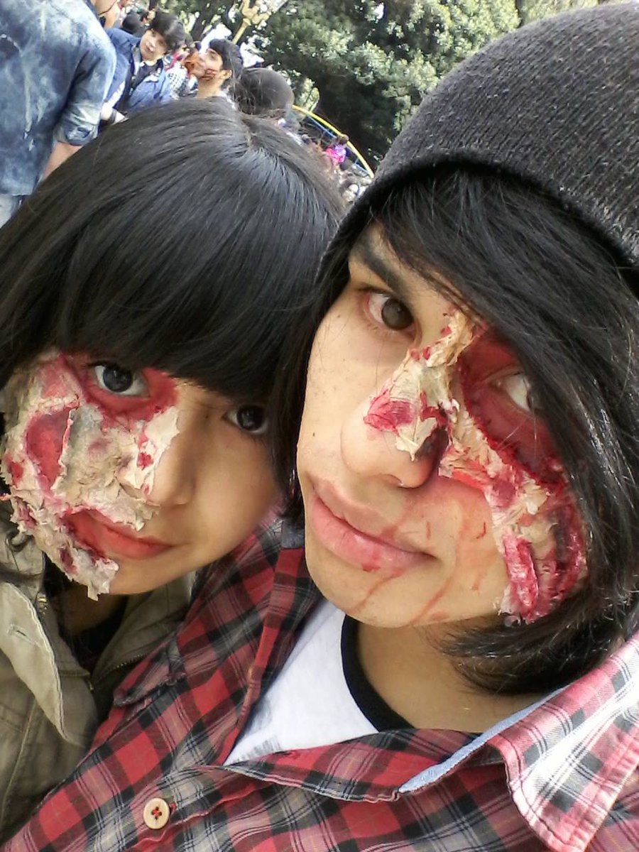 RivaTea98's tweet photo. #ZombieWalkArgentina *^*
#MakeUpZombie #BoyfriendZombie https://t.co/P5Im27vgIp