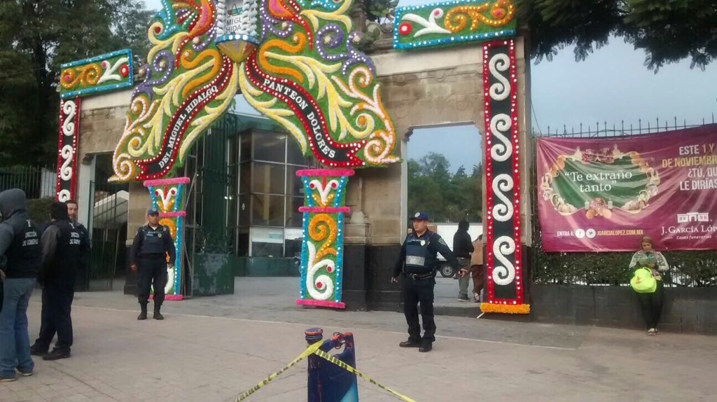 Saldo blanco por Día de Muertos en el D.F. - CS2QYYpUAAAheqh