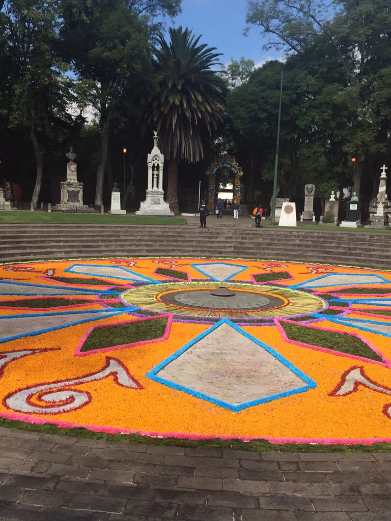 Saldo blanco por Día de Muertos en el D.F. - CS2QYauVEAEilMn