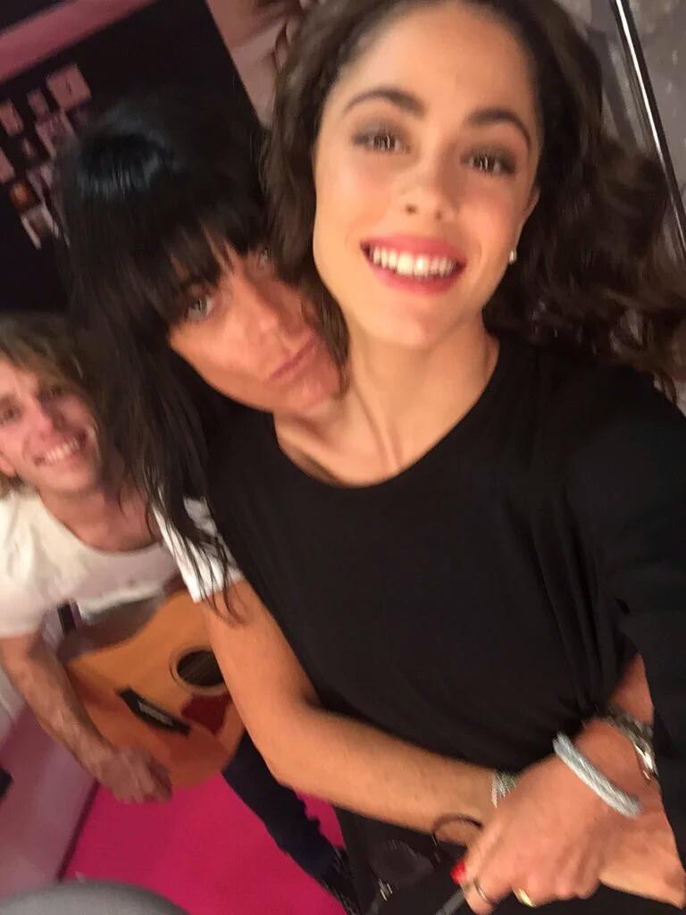 TiniMiiSonrisa_'s tweet photo. No hay nada más mágico que su sonrisa.

#FansAwards2015 #MejorFandom Tinistas https://t.co/FxmZeD3mzr