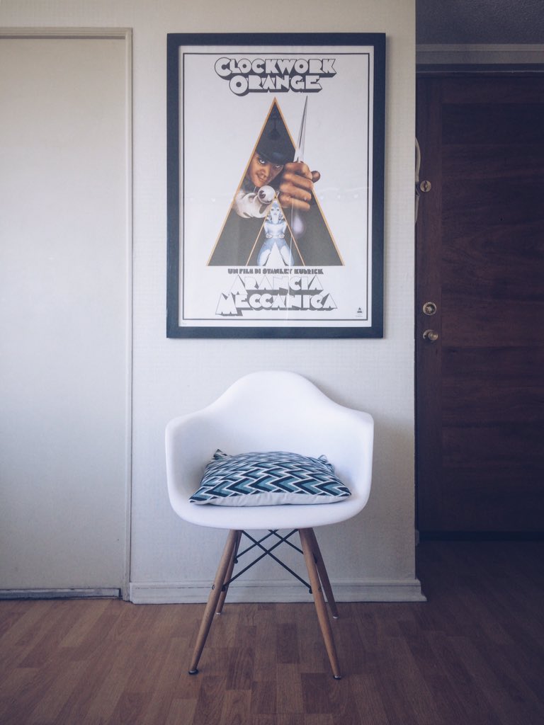 iphfotovideo's tweet image. La Naranjita en nuestro hogar 🍼🎩🍊 #Kubrick #ClockworkOrange #EamesDaw