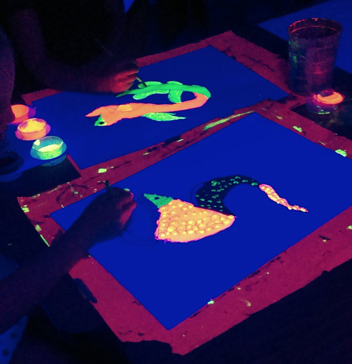HMS4Art's tweet photo. Fourth grade bioluminescent fish! @paula_dillon @Hampden_Meadows @bmsart202 https://t.co/6dkkb5BVKf