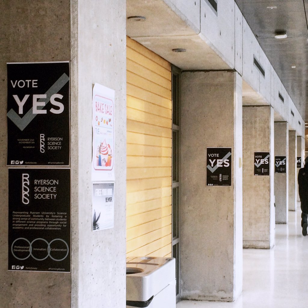 usstorontomet's tweet photo. Vote yes for RSS! To vote go to https://t.co/uqXzWyn7z0 💙💛 #FormingBonds #RyeSci2015 #YesForRSS https://t.co/rwhkLxTcJf