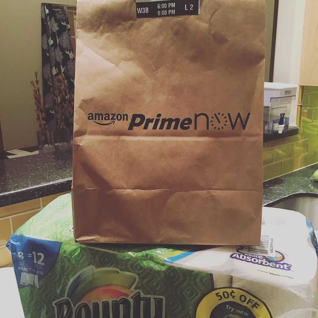 thestevekramer's tweet photo. I ordered this at 4:26 and it got to my house at 6:19. For free. #thefuture #lazyaf #jetso… https://t.co/fE6FggojIj https://t.co/fpEasAc0fQ