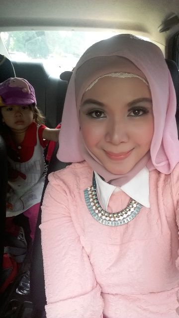 RenilaPutri's tweet photo. Mau prewed dan hasil makeup pakai perlengkapan @wardahbeauty https://t.co/vyqARhQXj9