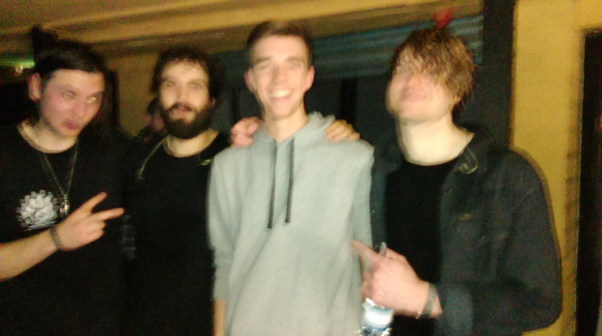 GREAT NIGHT AT THE RAINBOW SEEING <a href="/DINOSAURPILEUP/">DINOSAUR PILE-UP</a> :D