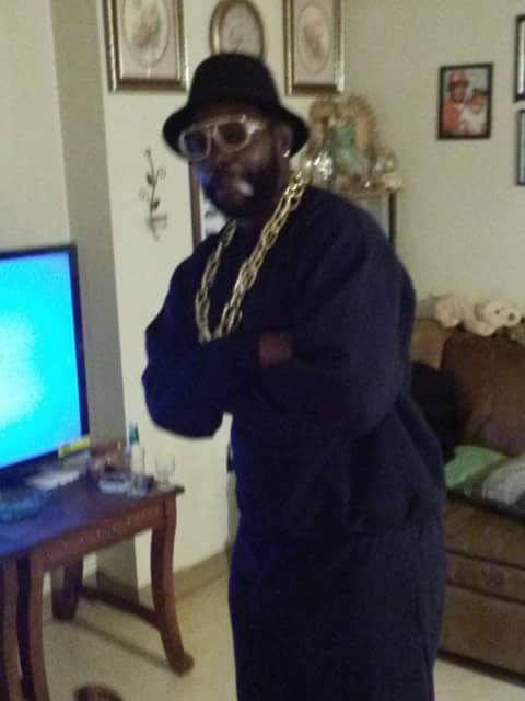 diyyah_18's tweet photo. Jam master jay https://t.co/zXzivvdalF