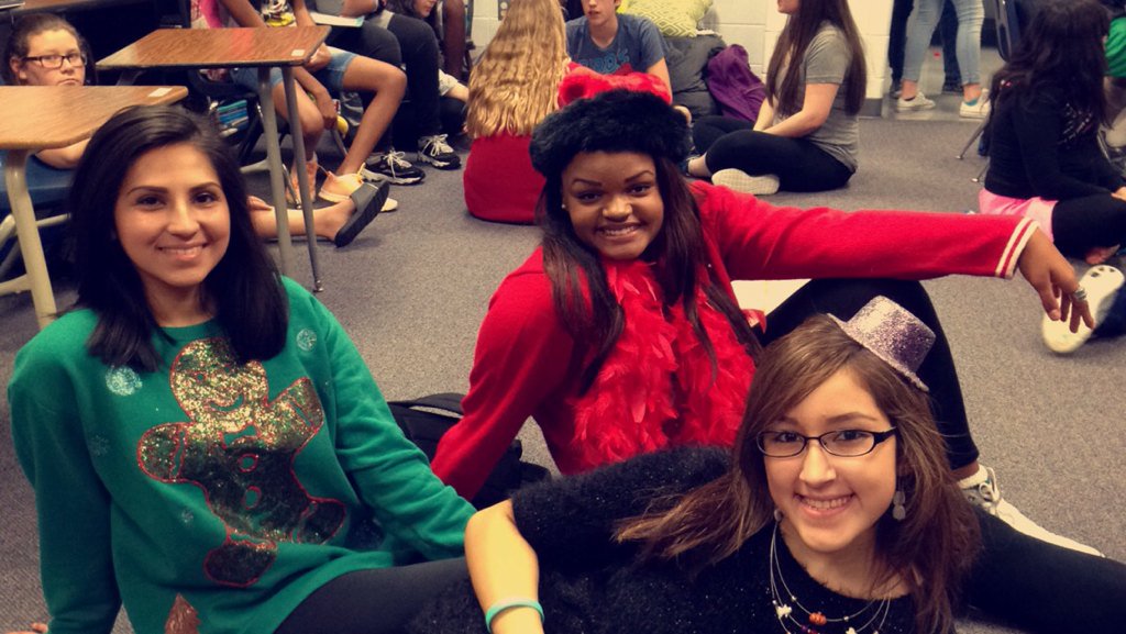 BEST BUDDIES MATCH UP! ~REMINDERS~ 🌟Tuesday11/03/15🌟5:30-7:00🌟In the COMMONS🌟wear a COSTUME