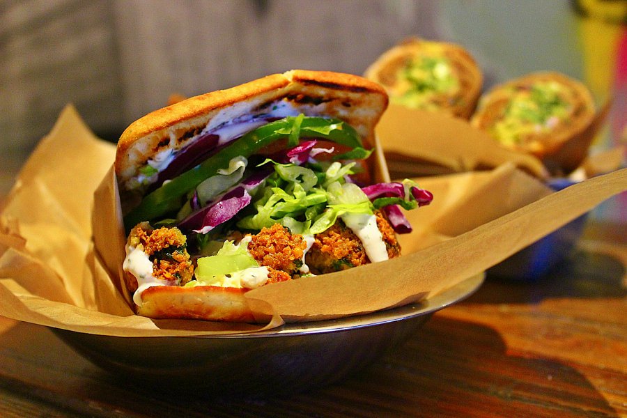 SpitzStudioCity's tweet photo. It's #meatlessmonday and we've got you covered! #vegetarian #vegan #eaglerock #littletokyo #studiocity #losfeliz https://t.co/m50xfZqoVB