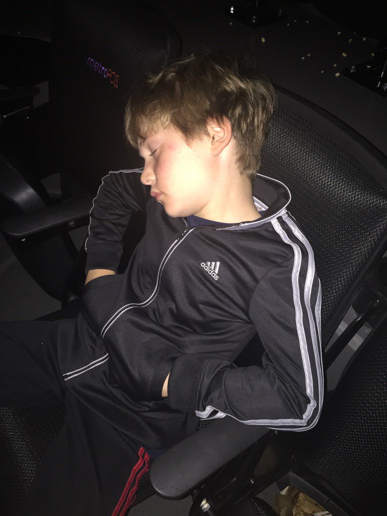 ericharris's tweet photo. Come on Nets, gotta wake this kid up with some better game! #NETS1102 https://t.co/cYQs42jW06