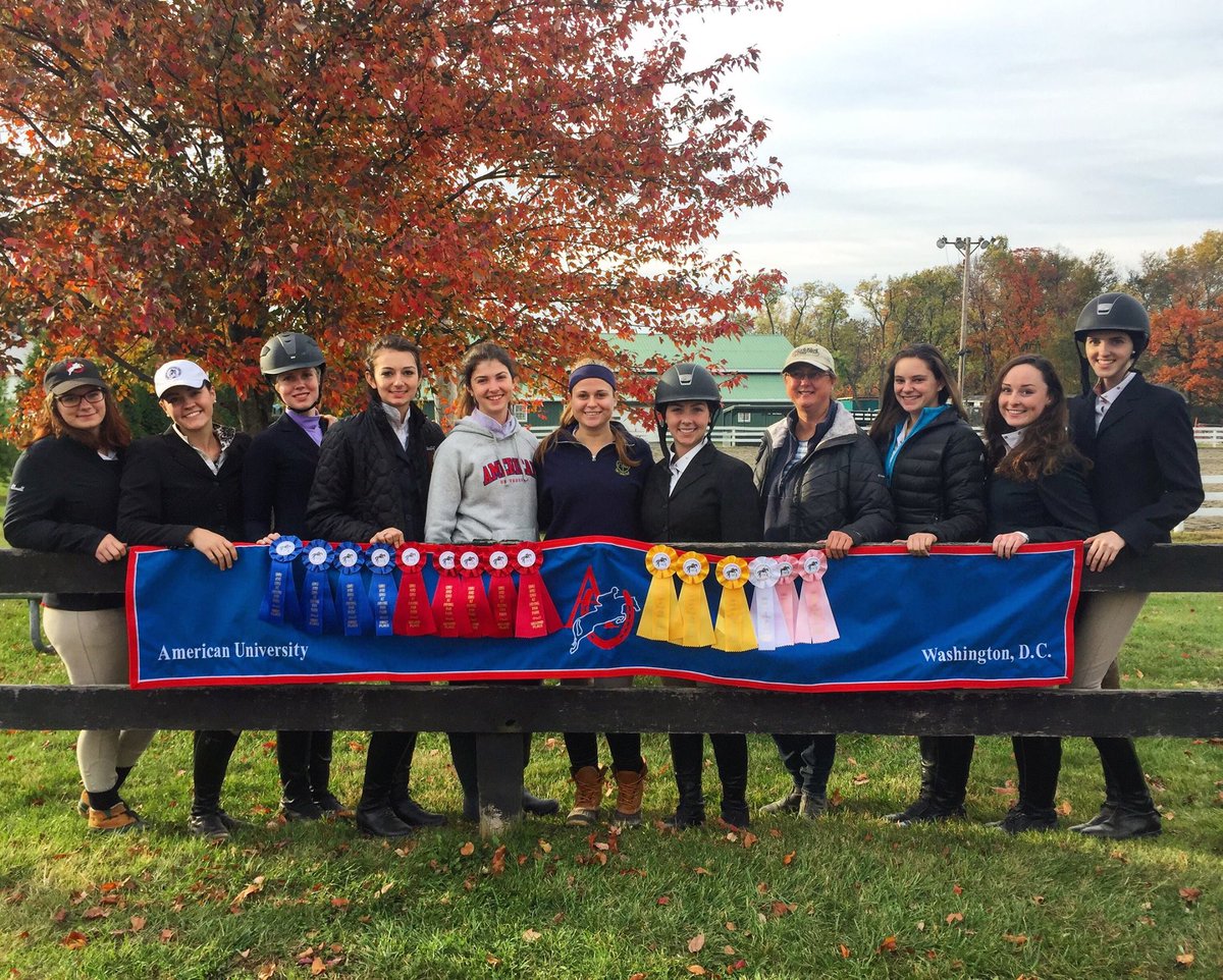 Look at this bunch. We killed it! Featuring our Sunday riders and our brand new banner 💙❤️ #AUEQ #RideIHSA <a href="/AUrecfit/">AURecFit</a>