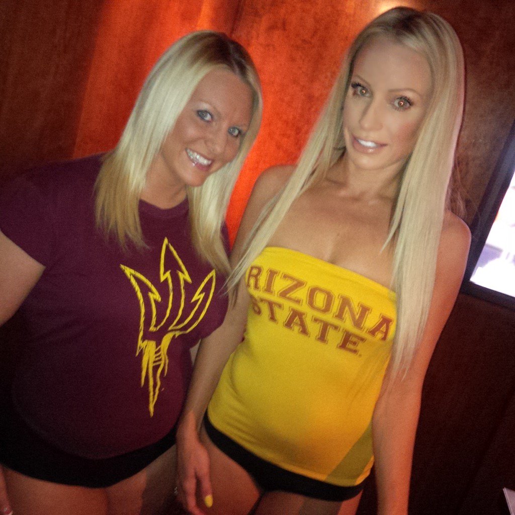 WillowLove1's tweet photo. I promised my friend I would throw him a pity party when the Ducks beat ASU. #ripasu https://t.co/Cva8Aba7Vh