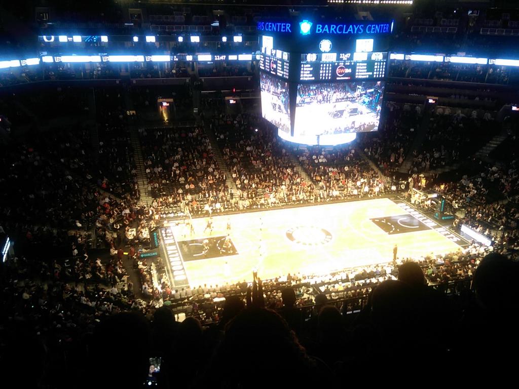 IsraelGerman's tweet photo. Fin del 3er cuarto en el @barclayscenter @Bucks 80-80 @BrooklynNets en un muy entretenido juego #NETS1102 #Nets https://t.co/u6kaOywEq3