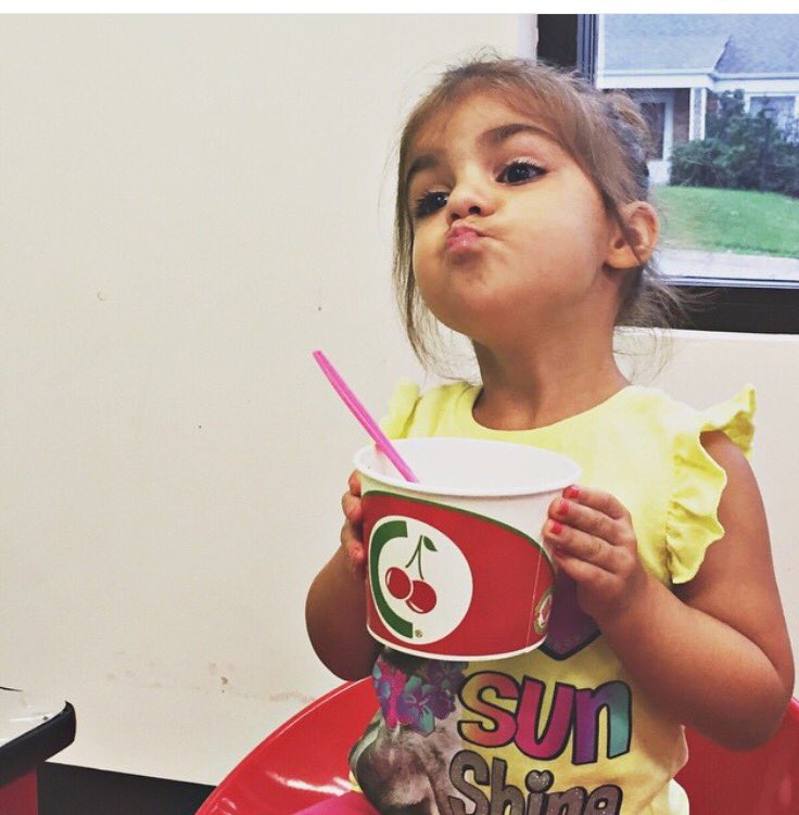 annikapeterson_'s tweet photo. when a 3 year old is cuter than you'll ever be<<< https://t.co/Dyf1Lqv1rN