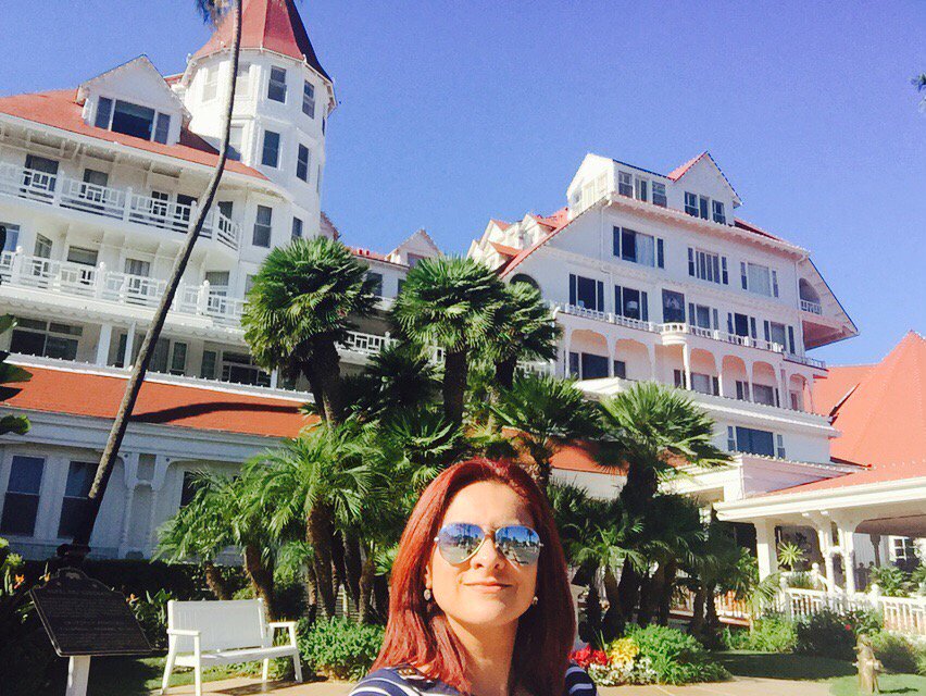 menxueiro's tweet photo. And @delcoronado was fantastic! Can't believe we almost missed it because @coachdarin22 didn't invite us! #ASCDCEL15 https://t.co/GgaI5k9ifb
