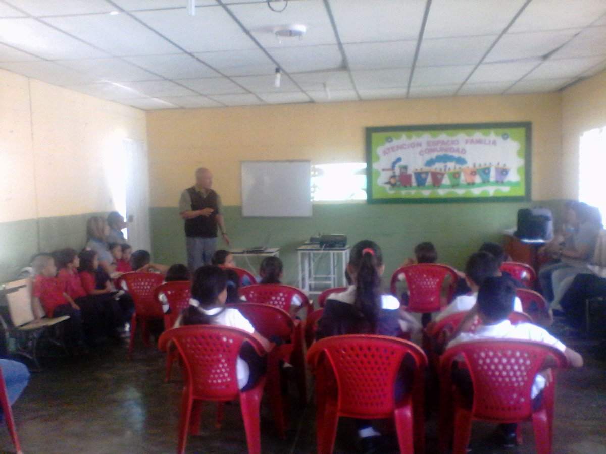 Ner490's tweet photo. La  UEB  Las Mesitas en el  Taller  de Famila y Responsabilidad https://t.co/EEcnGGdFiY