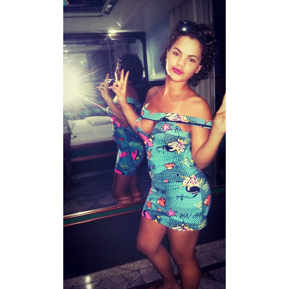 juu22nevess's tweet photo. Oque e meu e meu , oque e seu ja e diferente e nosso bê .. Hahah @#suuurta @#ficaboladagata @#adoooorei @#b.noooite https://t.co/vgR0UWKhD9