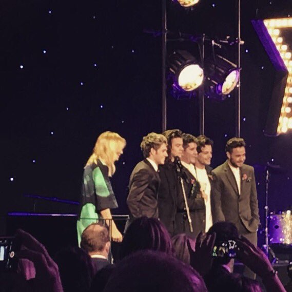 #NEW || anyways other than what happened here's some pictures of the boys at the #MITAwards tonight! -A