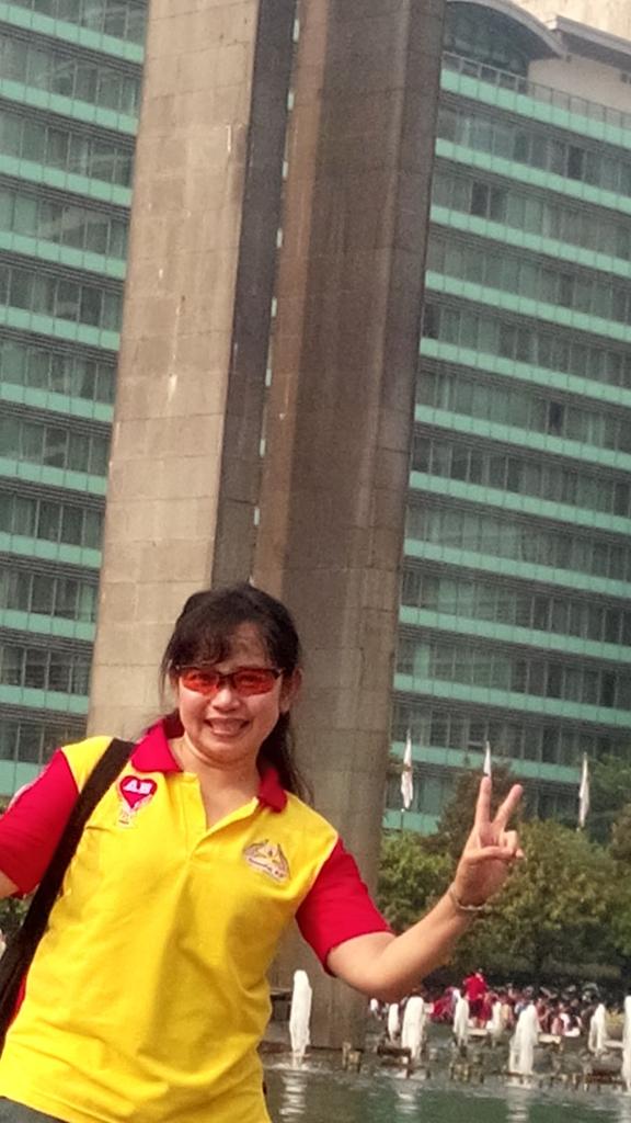 Wakil Ketua sekaligus Ketua Harian, mbak Lenita Sari Dewi. Muda, gesit, heboh, organisatoris handal. 
Top...