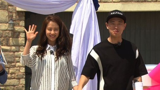 soompi's tweet photo. Gary Talks Candidly About Song Ji Hyo and #RunningMan” https://t.co/I07D120cg6 https://t.co/4dU8xKfxYx