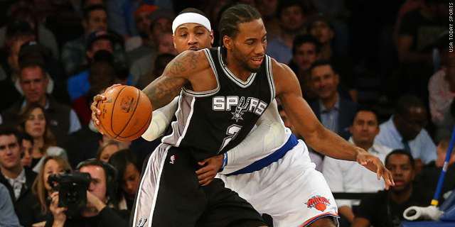 NBAcom's tweet photo. Kawhi Leonard (18 pts, 14 rbs) leads @spurs past @nyknicks at MSG 94-84
MORE: https://t.co/oVlvPCiM7S https://t.co/3deW6EAmwP