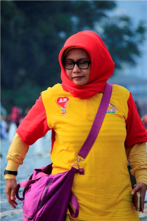 Bendahara dan wakil bendahara, mbak <a href="/herni2113/">Ernie Aziz</a> dengan black sun glass dan mbak <a href="/RuslanRusmiyati/">Rusmiyati ruslan</a> (kerudung)