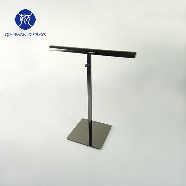 QWDisplays's tweet photo. Black Scarf Hanging Rack #rack #hangingrack #scarfhangingrack https://t.co/YvfxwCxoFJ https://t.co/iKYoQzhL6x