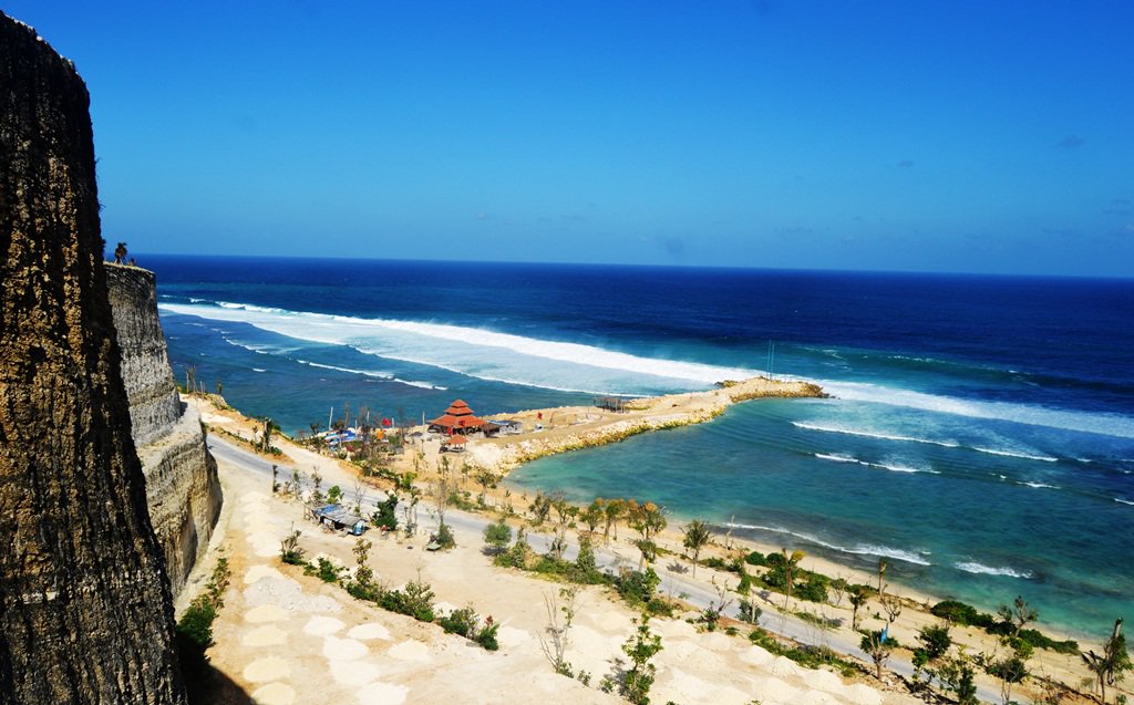 kumendan007's tweet photo. Nyame Bali, pantai apa ini? Letaknya di Ungasan, Bali. https://t.co/vqw4OQrMvu