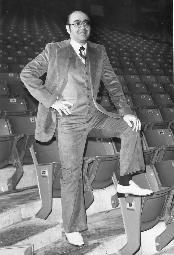 Super70sSports's tweet photo. Detroit Pistons head coach Dick Vitale. It's gotta be the shoes, bay-beeee!! https://t.co/lL7kATTYvD
