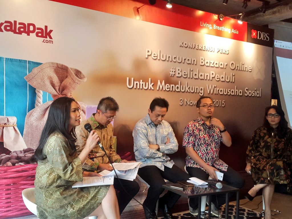 tehnit4's tweet photo. Ooh #BelidanPeduli ternyata bazaar online untuk mendukung wirausaha sosial. Kerjasama Bank DBS dengan @bukalapak. https://t.co/IiRvhKmRwA